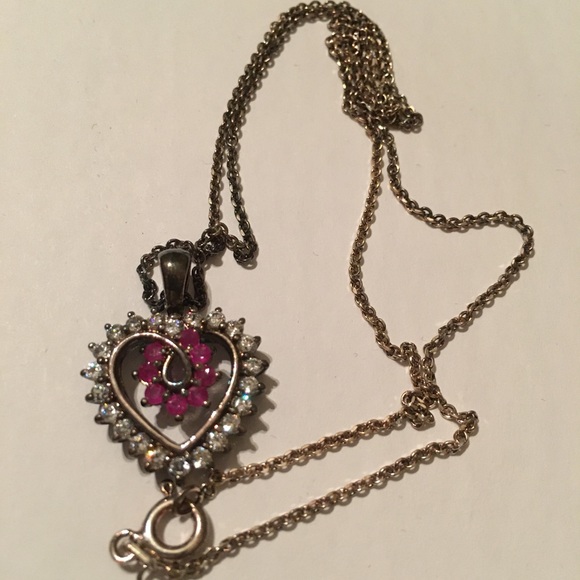 Sterling Silver / Pink Heart Pendant On Chain - Picture 4 of 4